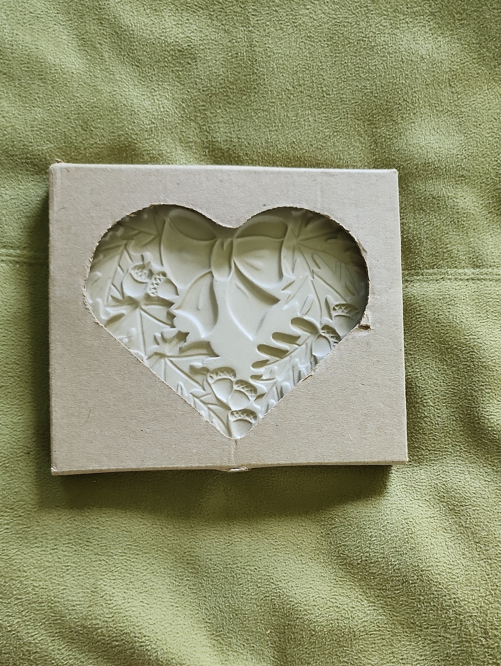 The Pampered Chef 2003 Christmas Autumn Wreath Stoneware Cookie Mold #2927 - NEW